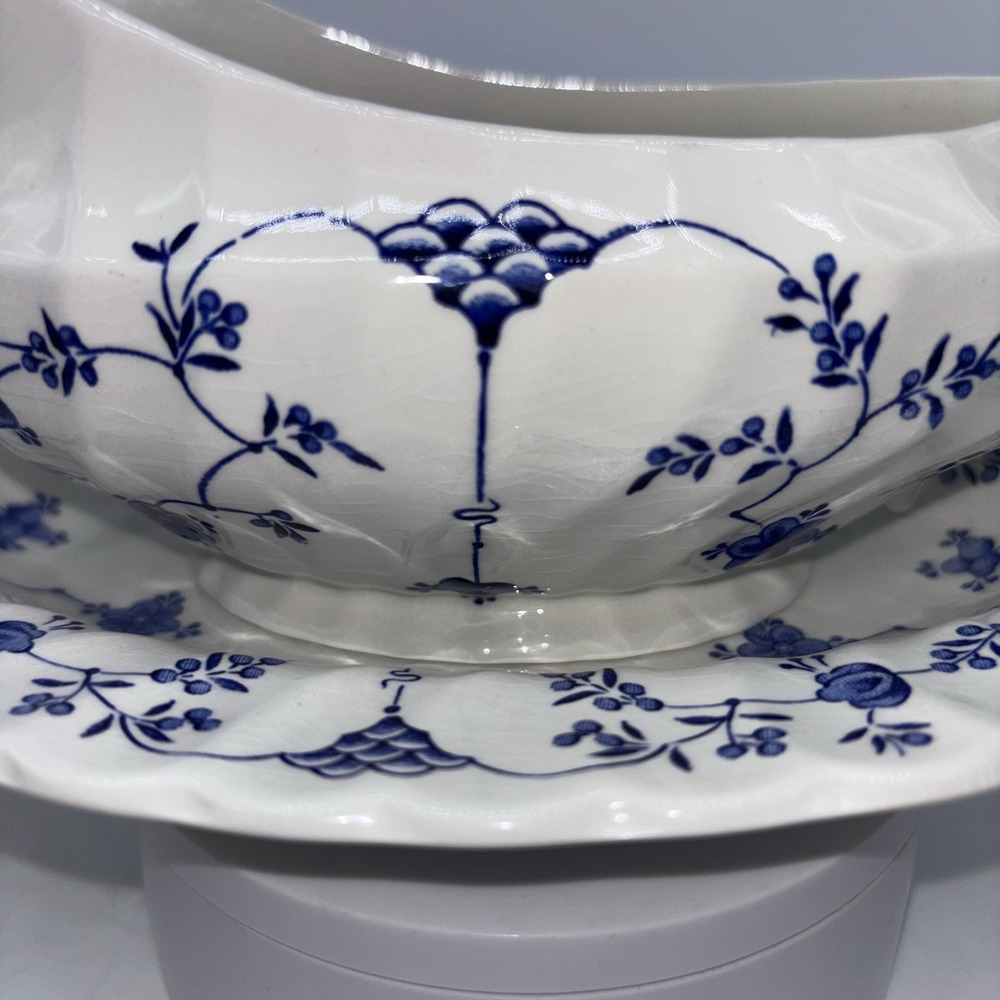 Myott FINLANDIA Gravy Boat & Under Plate Staffordshire England 1982 Blue White - Picture 4 of 7